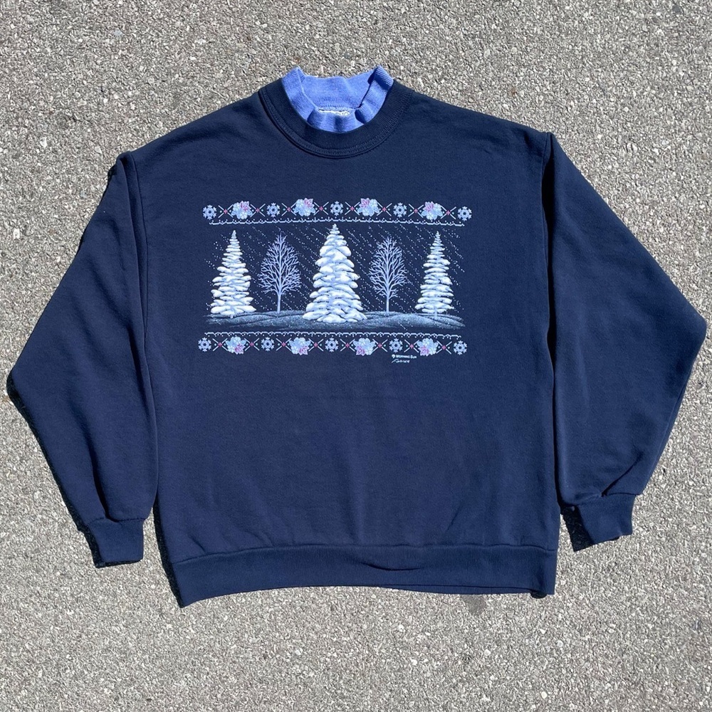 Snowflake Snow Covered Trees 1990s Morning Sun Sweatshirt Womenโs (L fits M)